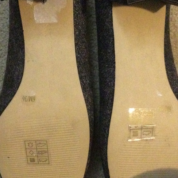 Saks Fifth Avenue grey round toe heels - Picture 5 of 6